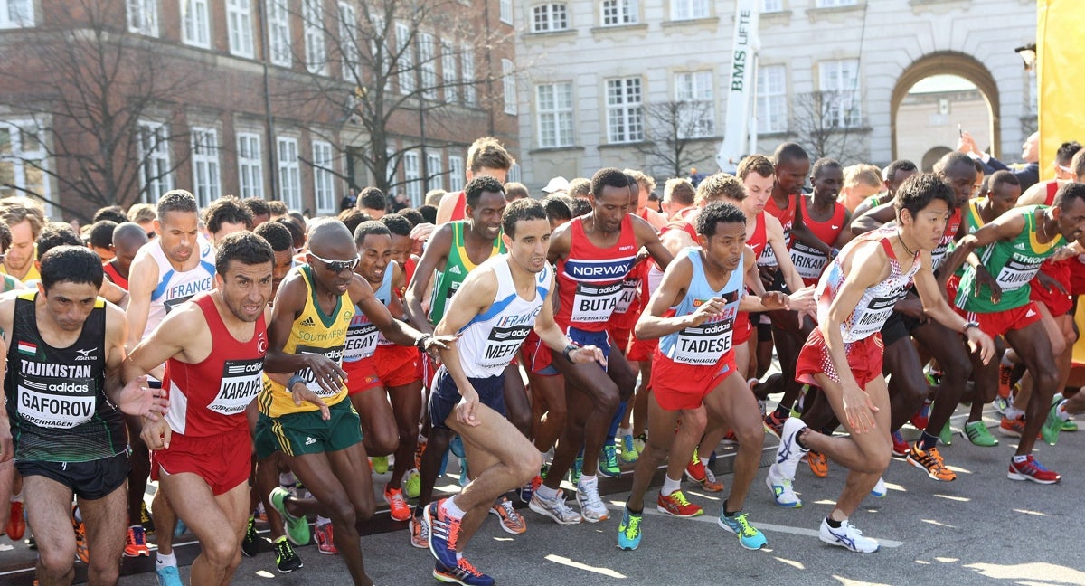 Momento de la salida del Mundial de media maratón en Copenhague de 2014.