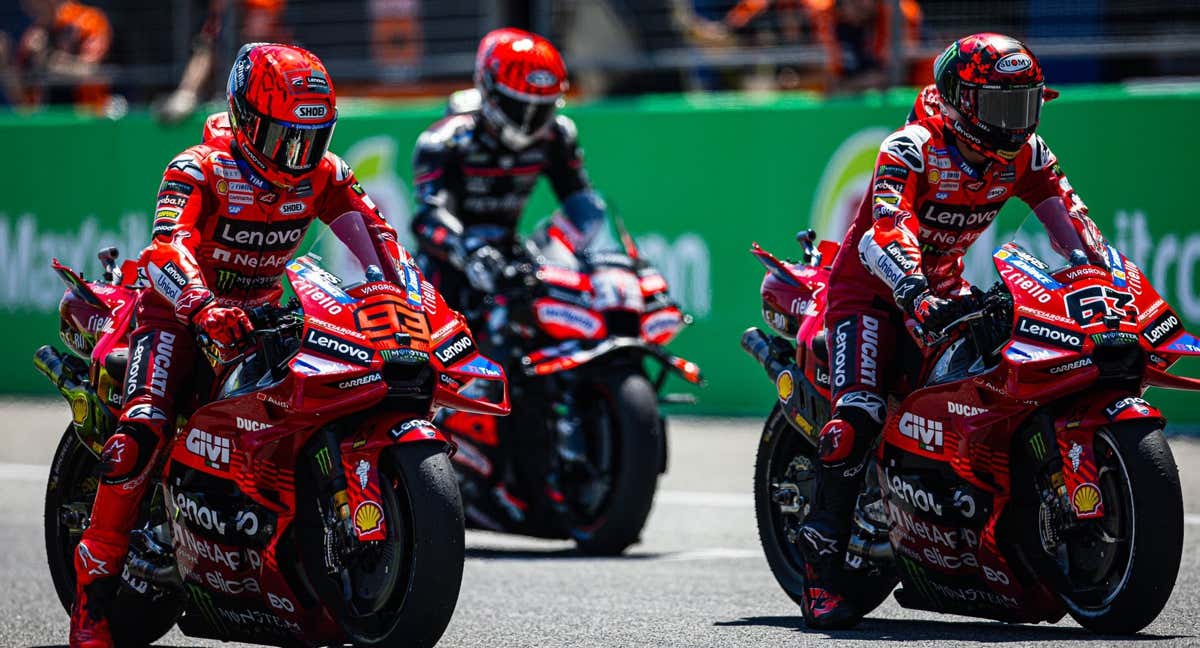 Marc Márquez y Pecco Bagnaia ensayando la salida en Buriram. /Redes sociales