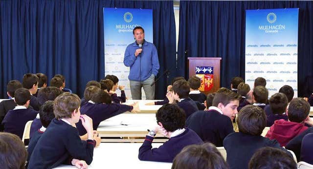 Cuando La Masia era una “feria” y decidió sumergirse en los barrios: “El Madrid no se nos adelantó por ningún talento”