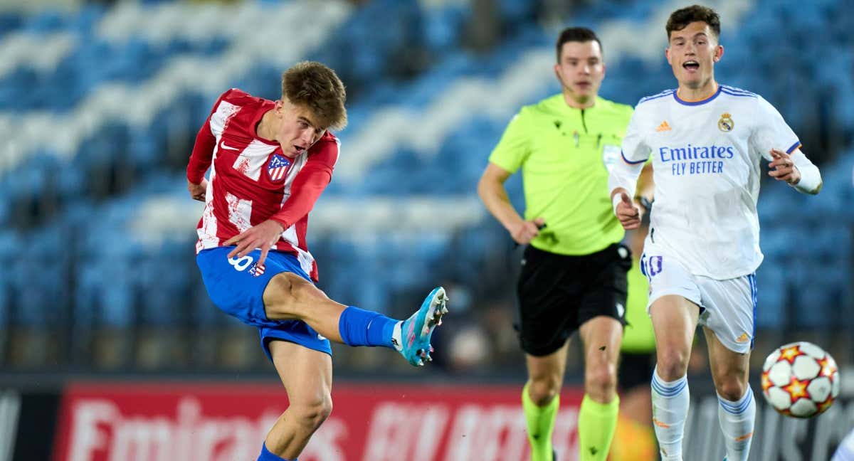 Pablo Barrios anotó un doblete y repartió una asistencia en un partido de Youth League ante los blancos en 2022./GETTY