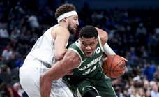 Antetokounmpo se rebela, coge la pizarra de su entrenador y le demuestra a Dallas que su plan sin Doncic no es un buen plan