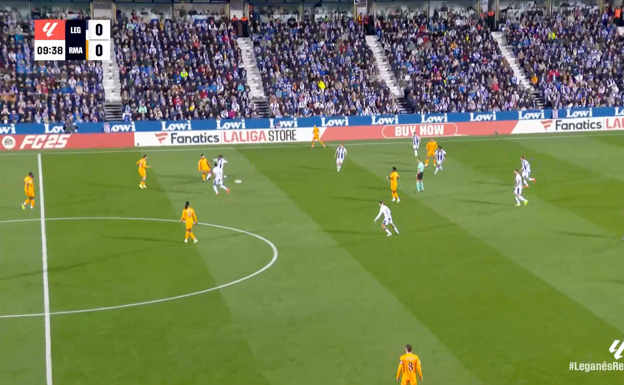 Vinícius posicionado dentro, como es habitual desde la pasada temporada.  WYSCOUT