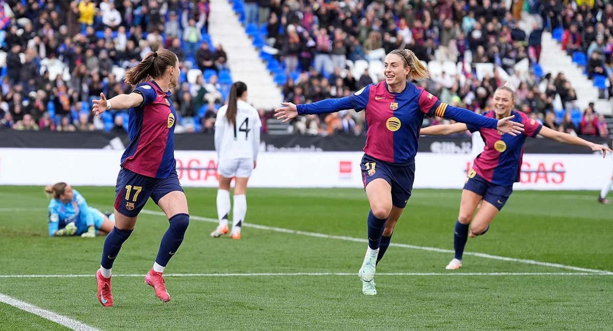 Pajor, Alexia y Rolfö celebrando un gol en la Supercopa. /REUTERS