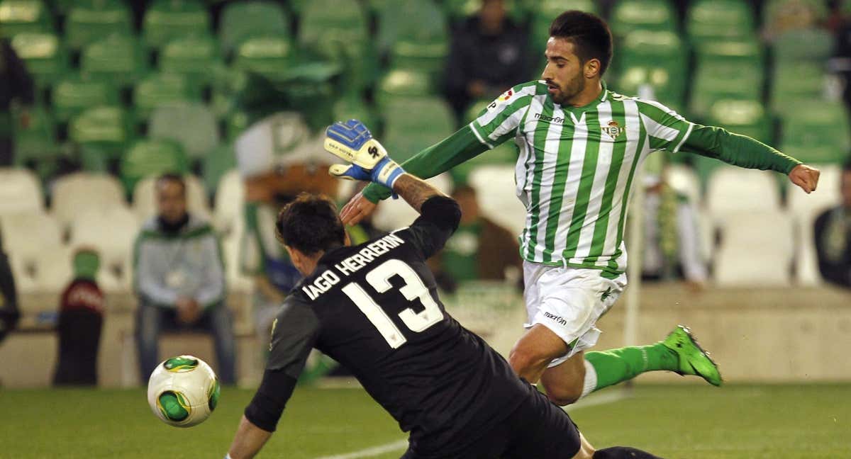 Chuli en un partido con el Betis./