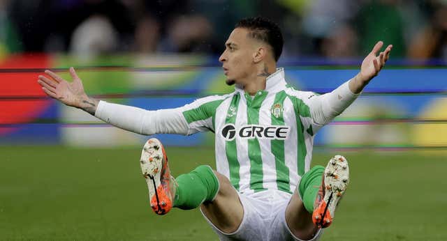 El Vitoria también se aprovecha del Villamarín y el Betis se la jugará en Guimaraes