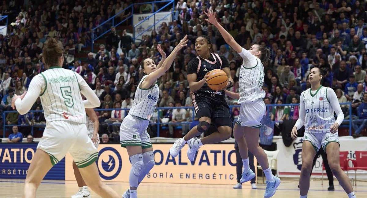 Baxi Ferrol arrolla en casa al Lyon y ya piensa la final de la Eurocup