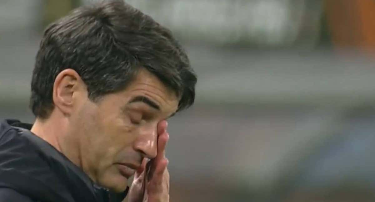 Paulo Fonseca, emocionado durante el partido del Olympique de Lyon.