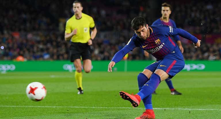 José Arnaiz, marcando uno de sus goles con el Barça.