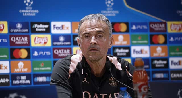 Luis Enrique patina cuando dice que no hay periodistas que hayan acabado como entrenadores: «Lo otro era un ‘ojalá en algún momento se dé…’. Al final se dio»
