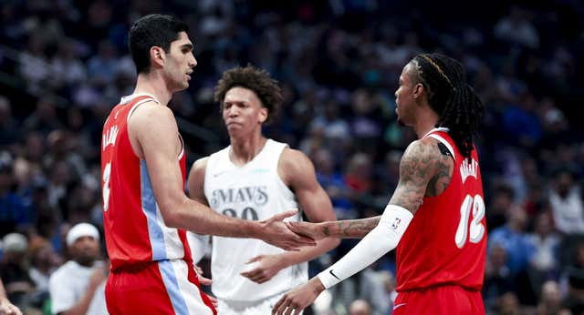 El regreso de Santi Aldama devuelve a los Grizzlies al camino de la victoria ante unos Mavs huérfanos por las lesiones y el traspaso de Doncic