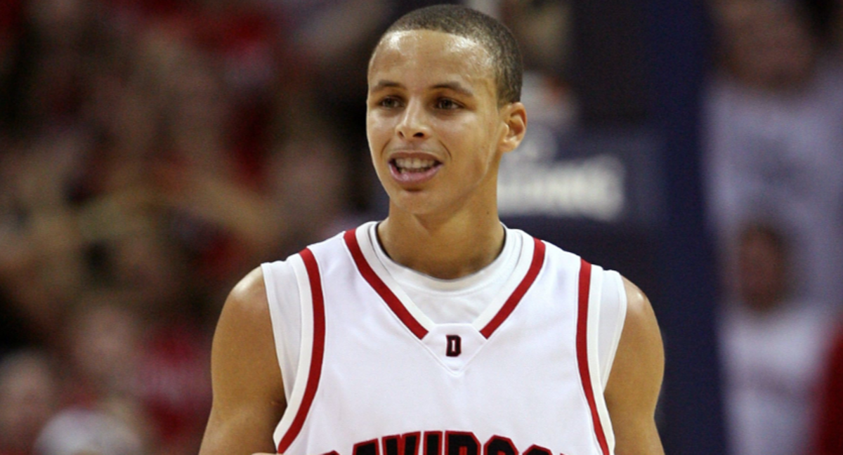 Stephen Curry durante su etapa en Davidson./@DAVIDSONMBB.