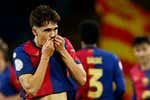 Por qué no juega Pau Cubarsí el Barcelona - Benfica de Champions League