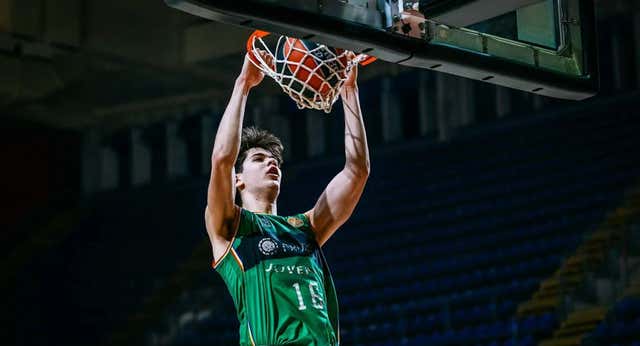 Europa descubre y alucina con los 2,11 de Ian Platteeuw, el gigante de futuro del baloncesto español