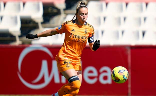 Athenea del Castillo contra el Sevilla.  LIGA F