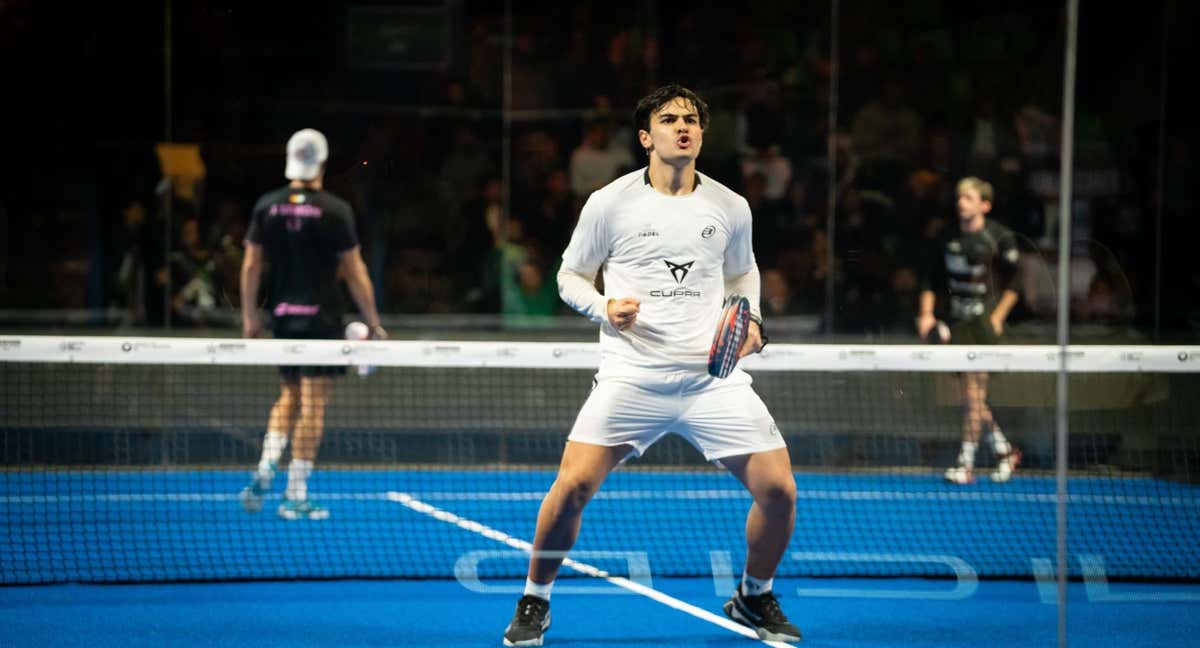 Pablo Cardona celebra un punto./PREMIER PADEL