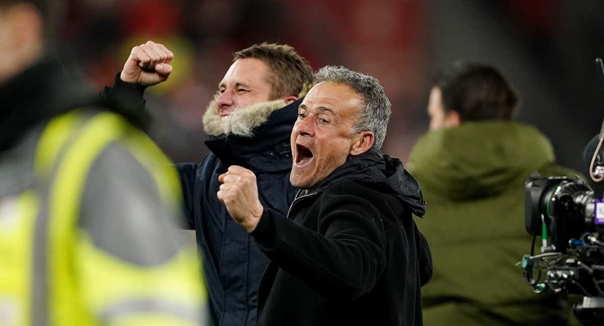 Luis Enrique celebrando el pase a cuartos de final en Anfield. /EP