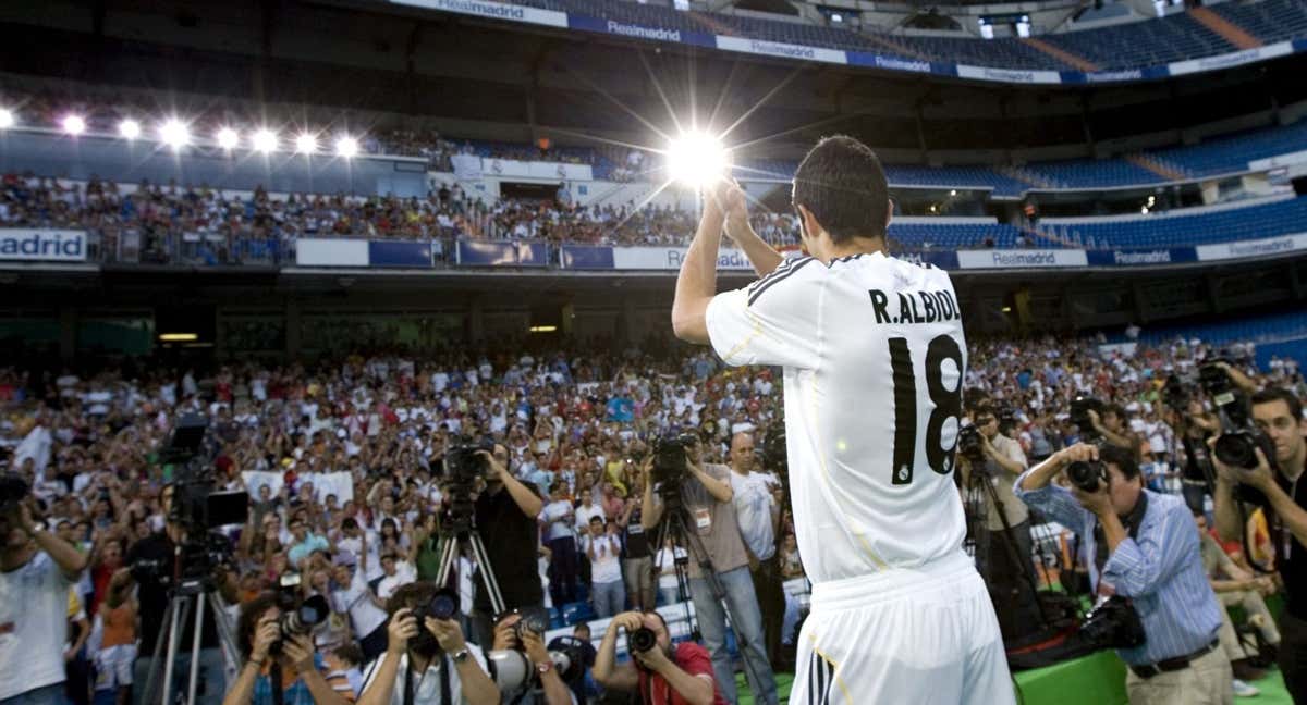 Raúl Albiol, en su presentación con el Real Madrid, en julio de 2009. /IGNACIO GIL