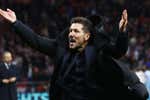 Simeone, a gritos en sala de prensa: «¡Que levante la mano quién vio que Julián tocó dos veces!»