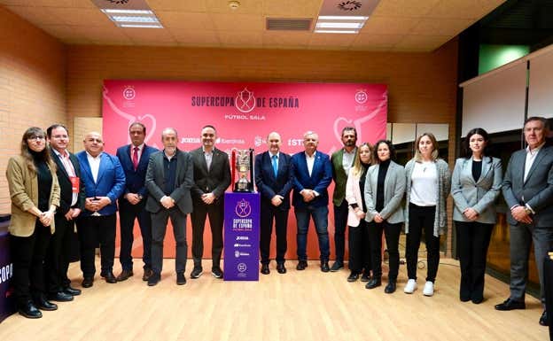 Rafael Louzán, en la final de la Supercopa de España femenina disputada en Móstoles.  X