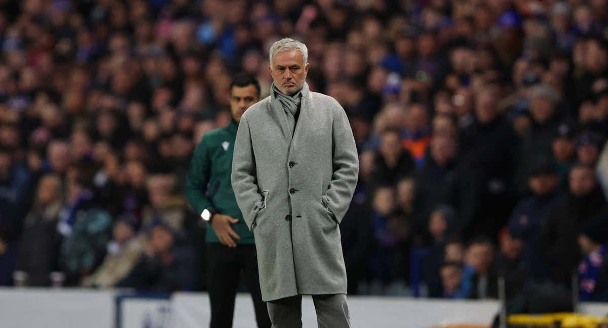 José Mourinho, ayer en el partido ante el Rangers. /REUTERS