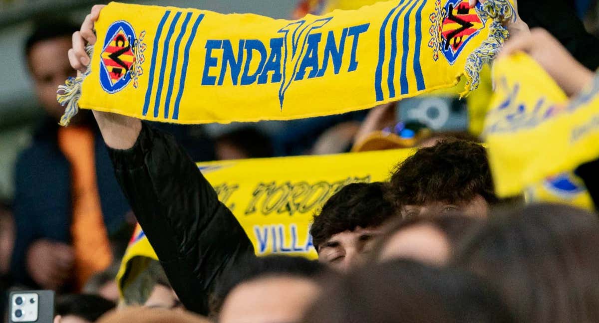 Los aficionados del Villarreal CF en la previa ante el Real Madrid. /