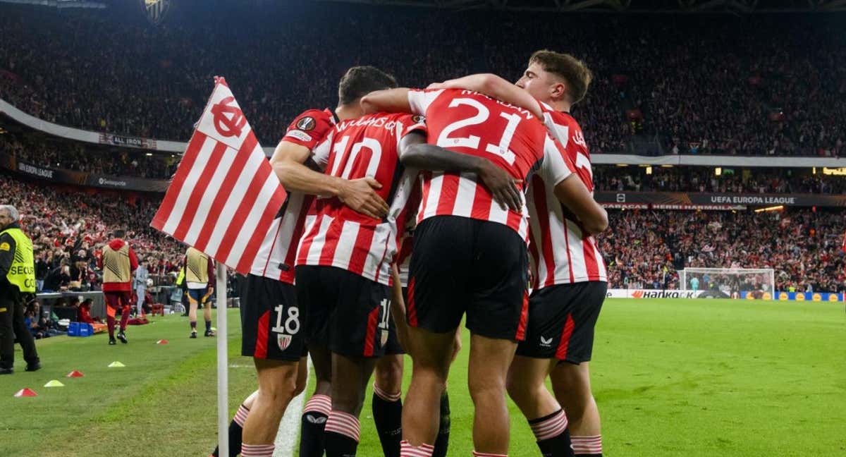 Los jugadores rojiblancos celebran uno de los goles conseguidos ante la Roma./Athletic Club