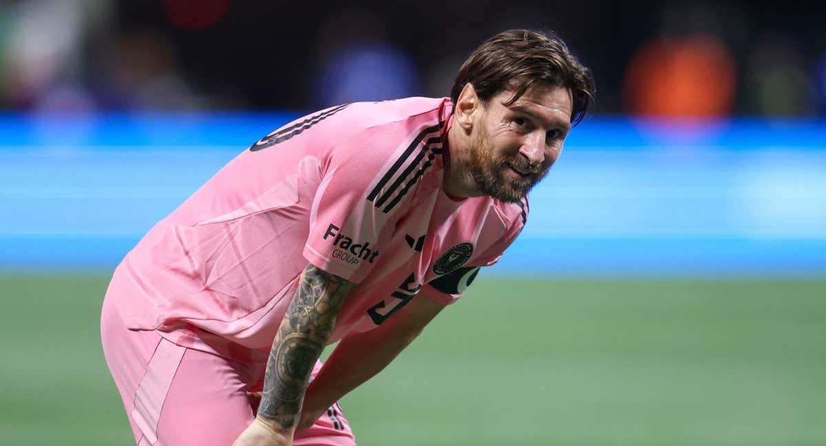 Messi sintió una molestia contra Atlanta. /REUTERS