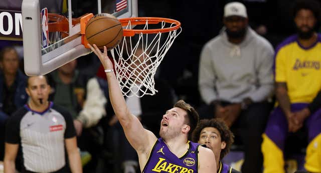 Luka Doncic vive un idilio perpetuo desde su llegada a los Lakers: ahora cambia a LeBron por su hijo Bronny para emular a Kobe Bryant