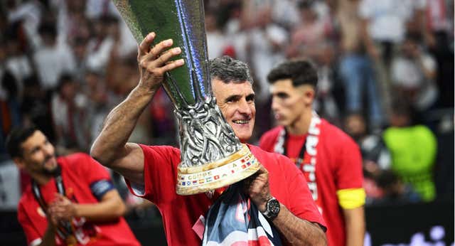Mendilibar, del recado a Orta… al agradecimiento infinito al Sevilla: “Me enseñó que podíamos ganar títulos”