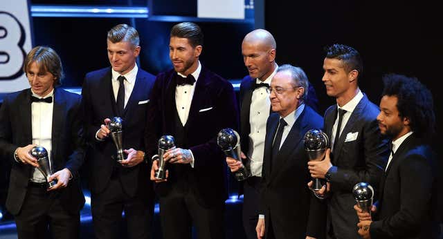 No es oficial pero sí real: Florentino se va a quedar sin sitio para tanto exjugador y el proyecto más potente de Arabia se cocina en la ciudad del futuro