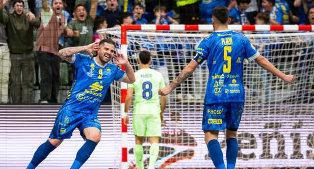Peñíscola humilla al Barça y se cita con el Palma en una final inédita