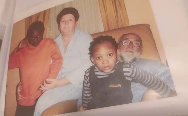 La vecina de Samu Omorodion en Sevilla que fue uno de sus ángeles de la guarda: “La pena es que mi marido no haya podido ver dónde ha llegado”
