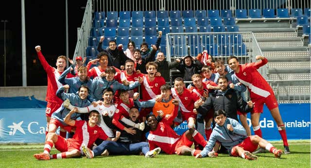 El filial del Sevilla sigue callando bocas y sueña con los playoffs en Primera Federación: “No es fácil lo que estamos haciendo”