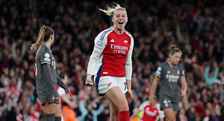 Alessia Russo celebrando un gol contra el Real Madrid.