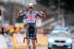 Van der Poel manda un mensaje a Pogacar con su aplastante victoria en la E3 Saxo Classic