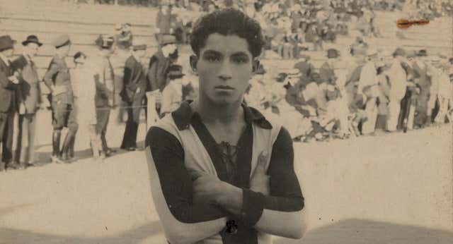 José Padrón, el jugador declarado anarquista que luchó contra los nazis: «Es el primer gran ídolo futbolístico de Canarias»