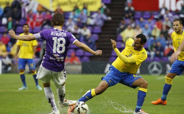 Ángel jugando con Las Palmas.  EFE