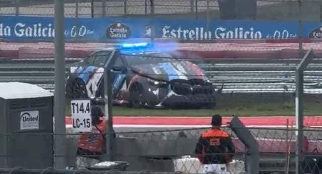 Lo nunca visto: Un accidente del coche de seguridad obliga a retrasar la carrera de MotoGP en COTA