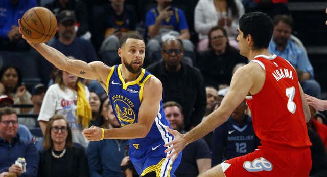 Un buen Santi Aldama no encuentra pomada contra el ‘picorcito’ histórico de Stephen Curry: 52 puntos para superar a LeBron