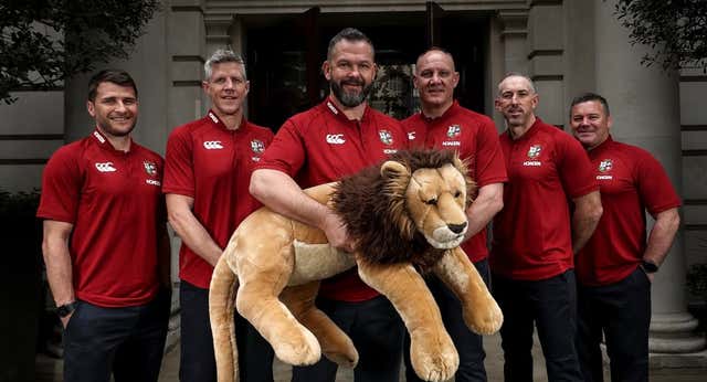 Tres jugadores de críquet y unas corbatas forjaron la leyenda (aún viva) de la selección de rugby de referencia en Reino Unido