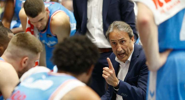 Luis Casimiro tiene el objetivo de lograr la permanencia con el cuadro gallego.