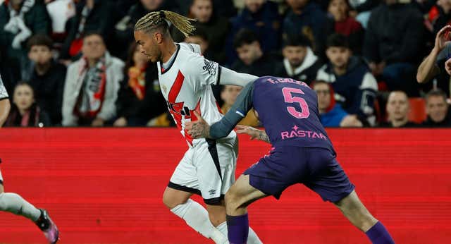 Raúl de Tomás vuelve a sentirse futbolista 157 días después