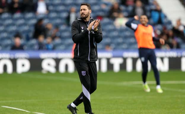 Damià durante un partido del West Brom.  @D_AbellaOficial