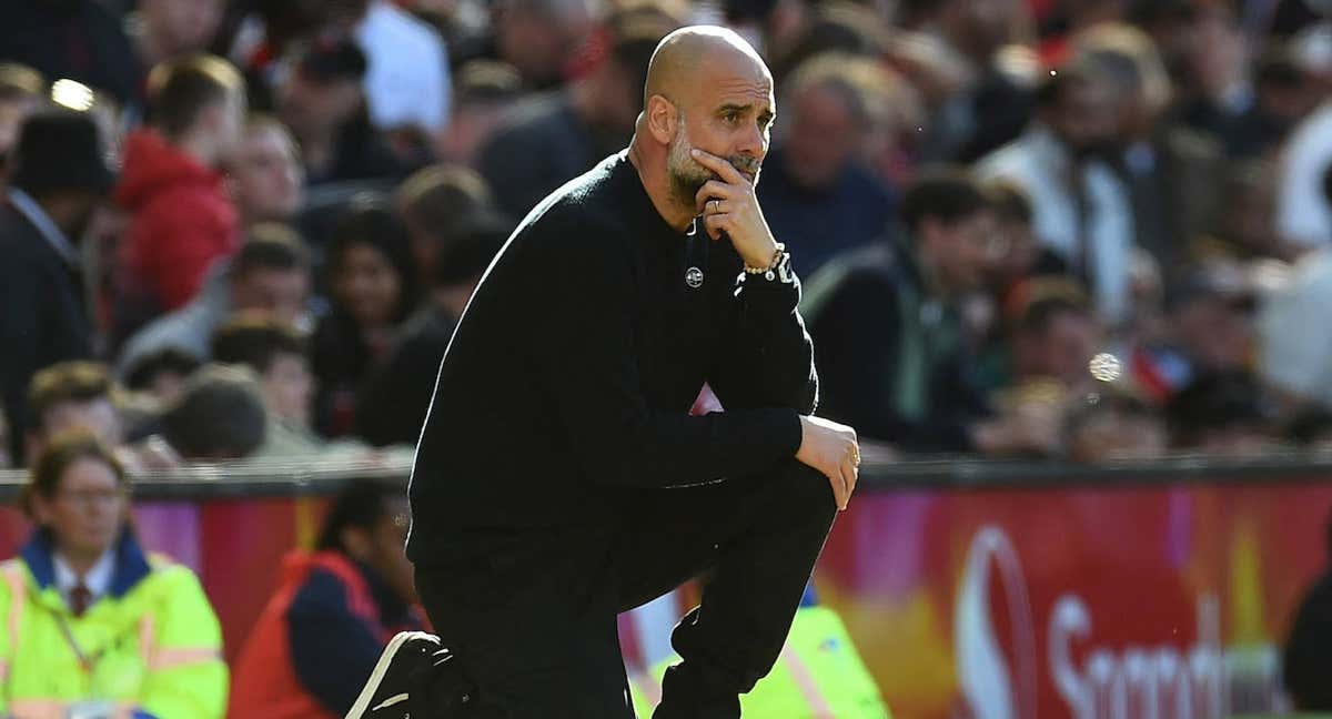 Pep Guardiola, en la banda de Old Trafford.