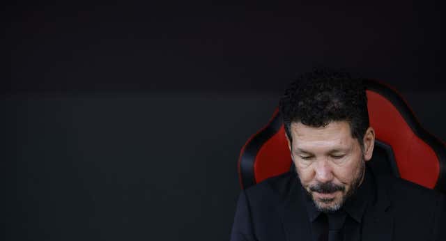 El ‘bautismo’ de Pablo Barrios y un «claro que nos la vamos a pegar» sirven a Simeone para explicar (otra vez) su partido a partido