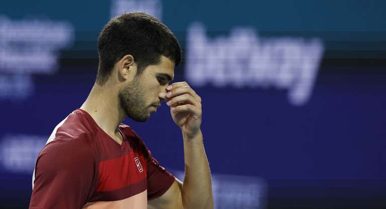 Carlos Alcaraz durante la derrota ante Goffin en Miami.