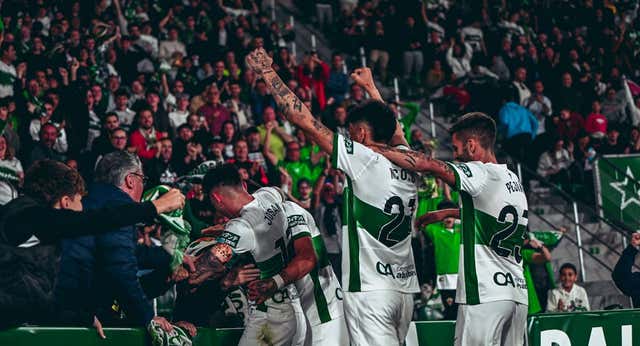 El Elche hace un pleno redondo en casa para recuperar el liderato de Segunda