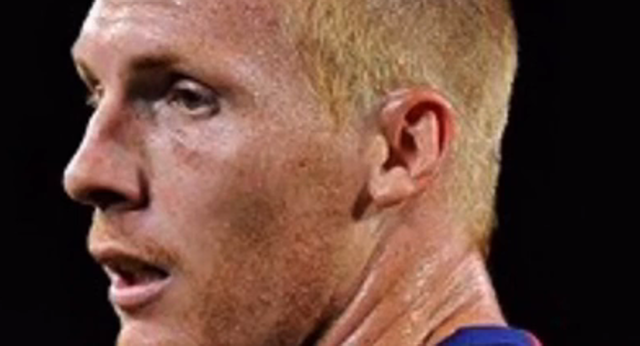 Jeremy Mathieu, ex del Valencia y del Barça, trabaja en una tienda de deportes