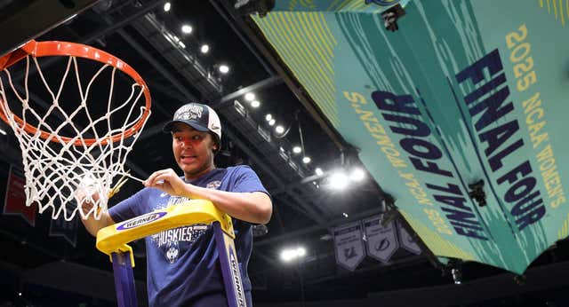 La madrileña Sarah Strong entra en la historia de la NCAA y devuelve a Connecticut al trono del baloncesto universitario