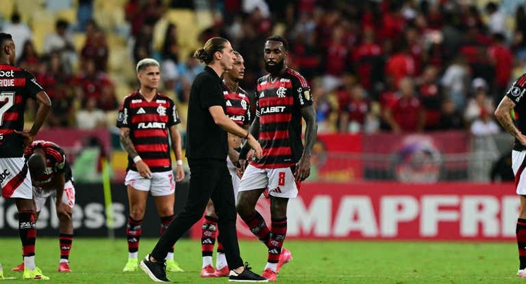 Filipe Luis se retira tras la derrota del Flamengo ante Central Córdoba en Maracaná.